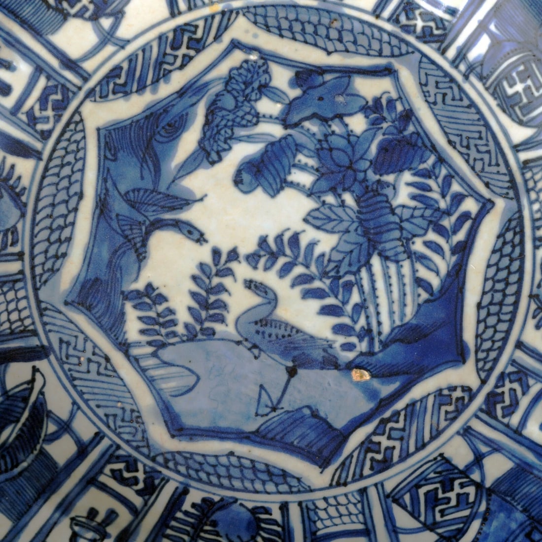 Chinese Ming Wanli Kraak Charger 16th C - 7