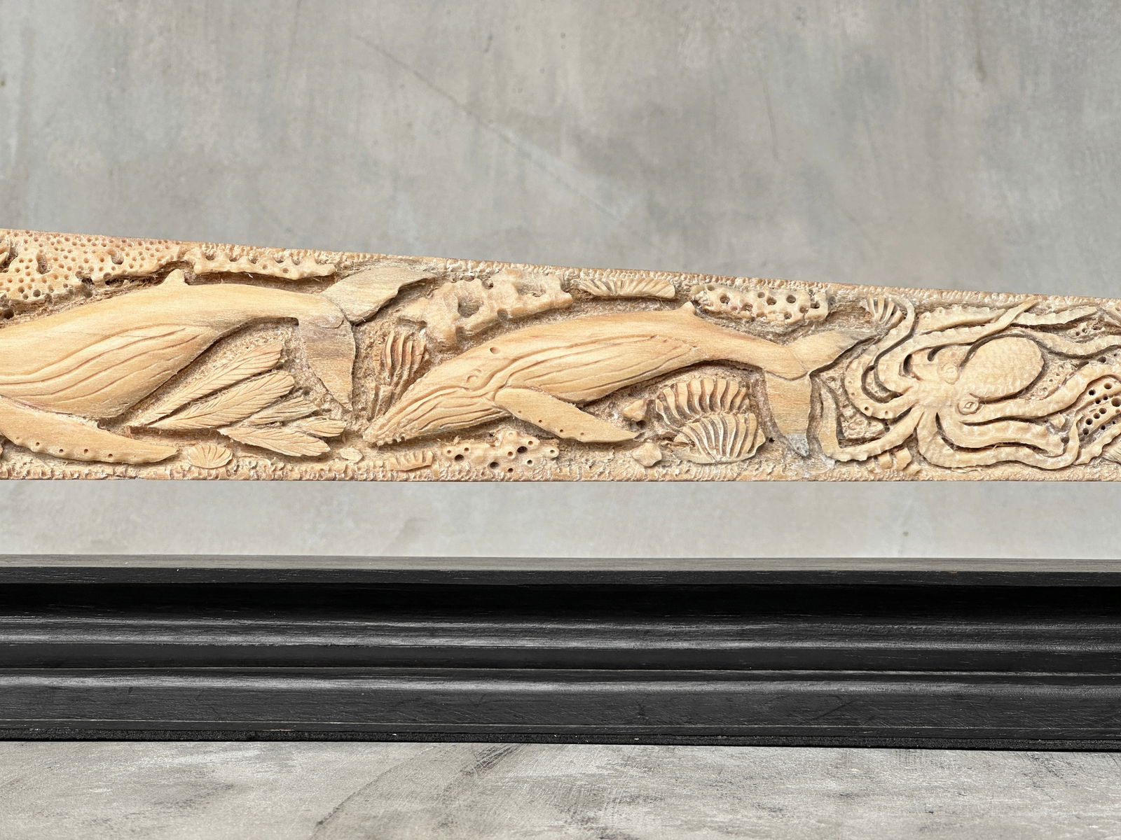 Wonderful engraved Swordfish rostrum - Marine motif - 7