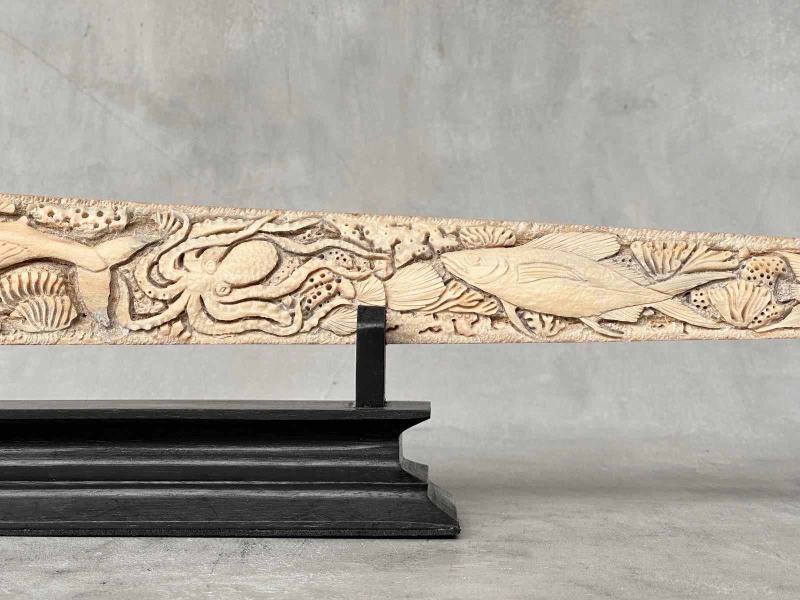 Wonderful engraved Swordfish rostrum - Marine motif - 8