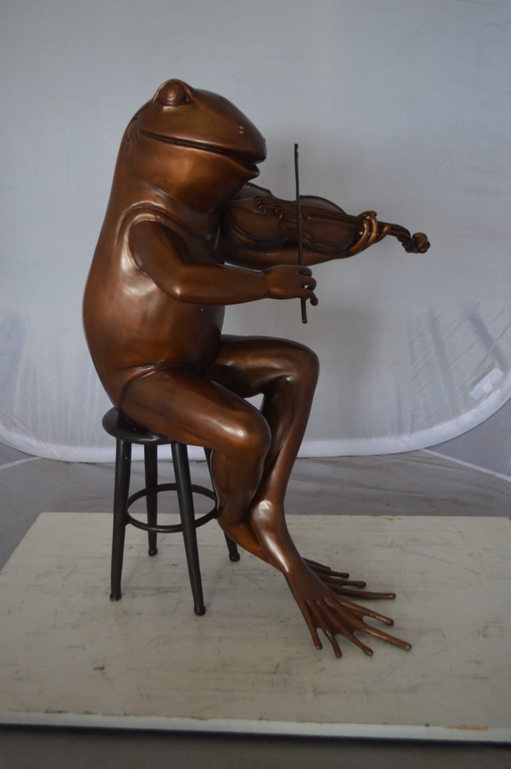 Human-Size Bronze Frog Playing Violin Statue – Whimsical Animal Musician Sculpture on Chair, - 13