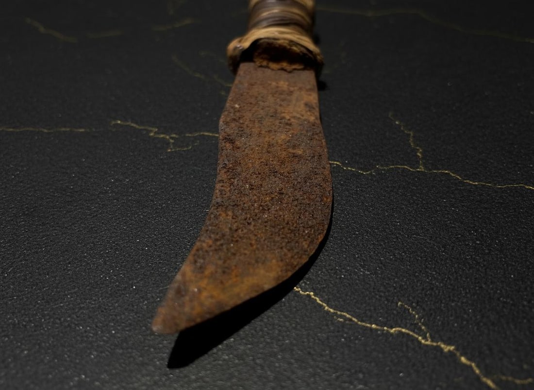 Hand Made Primitive Navajo Knife with Iron Blade, Antique Native American Tool - 4