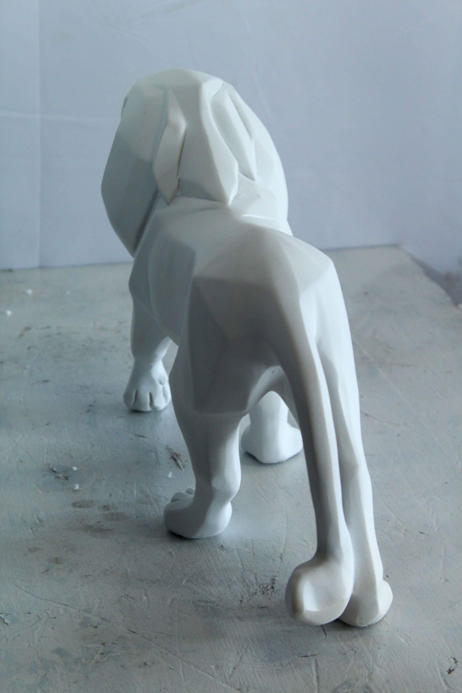 Modern Resin Lion Statue – Geometric Indoor/Outdoor Sculpture, Matte White Polygon Design, - 7