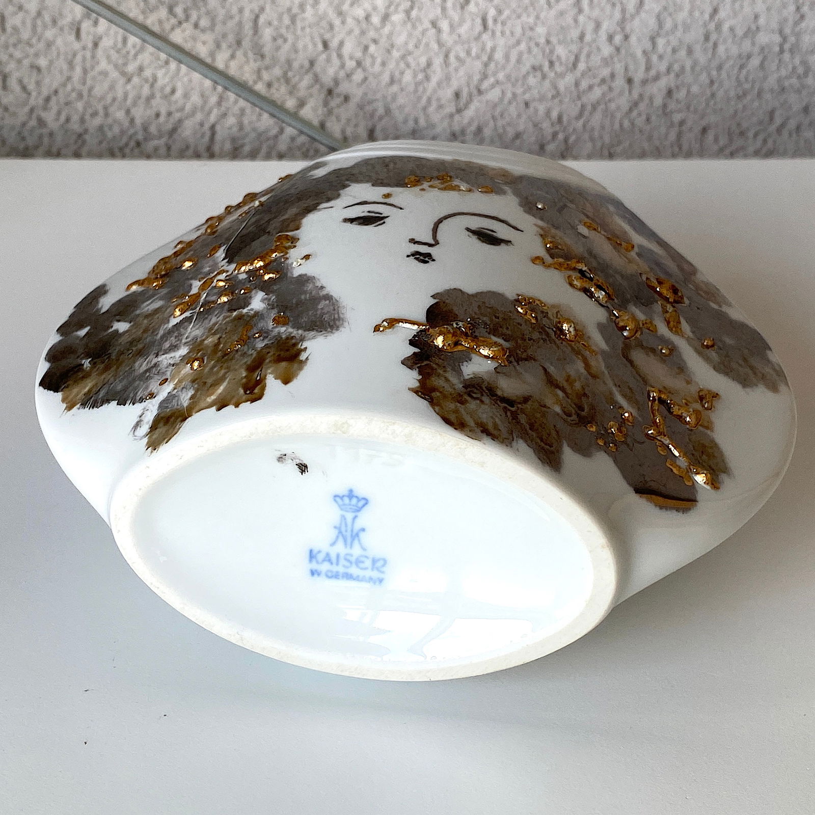 Handpainted porcelain vase - 4