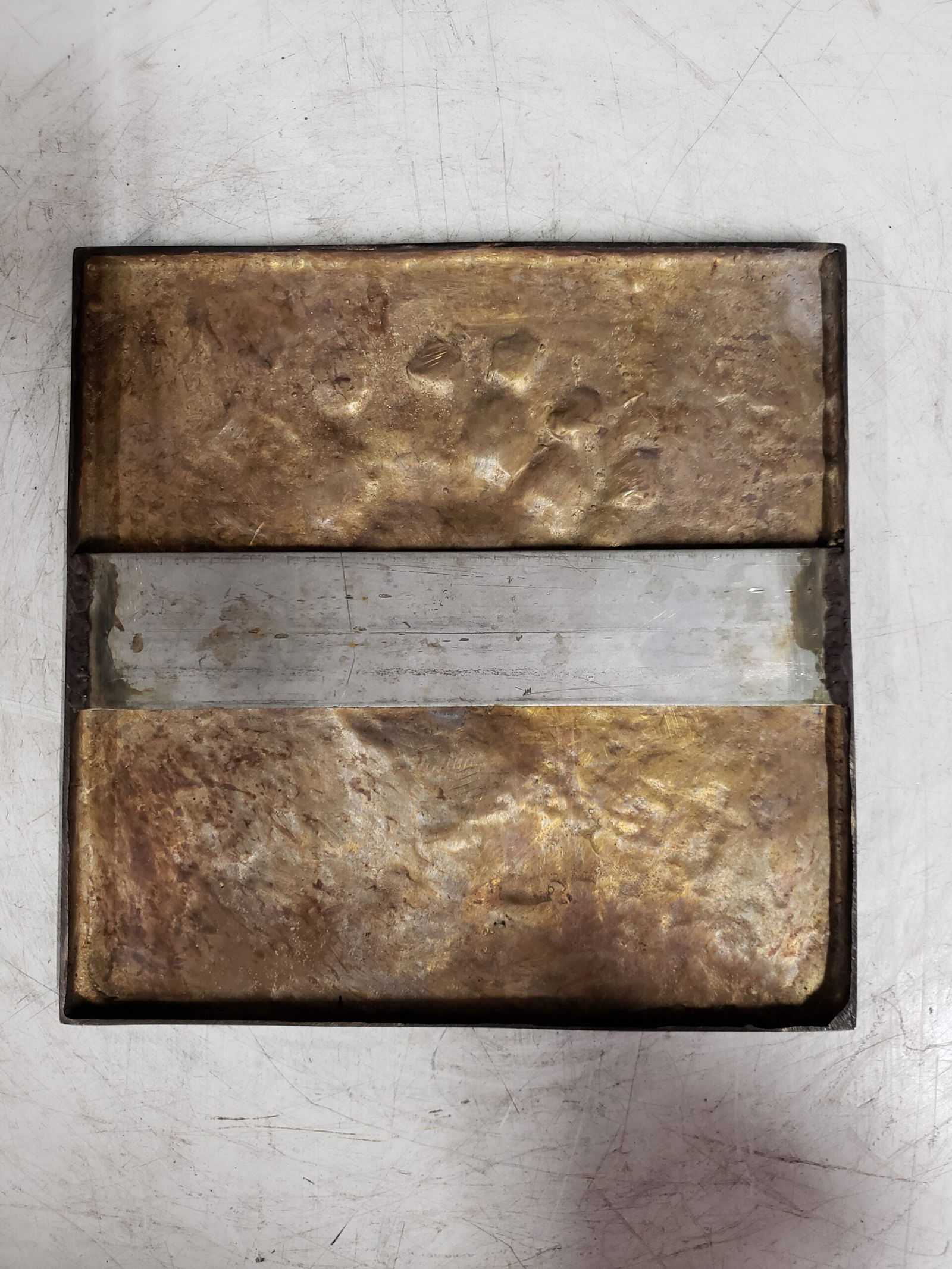 Bear Paw Print made of Bronze Wall decor Size: 10" x 10" x 1"H - 2
