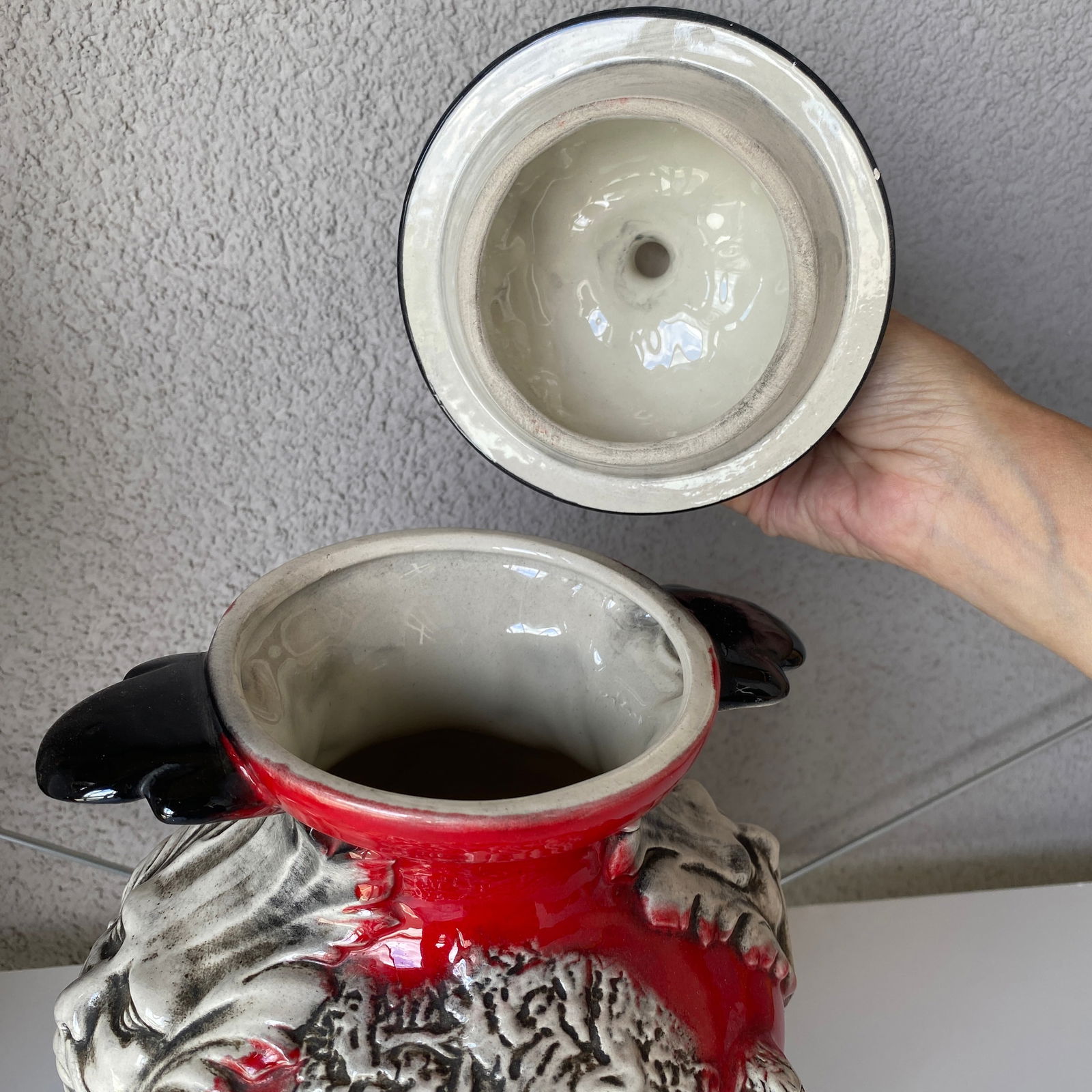 Handmade and handpainted ceramic jar pot with lid - 8