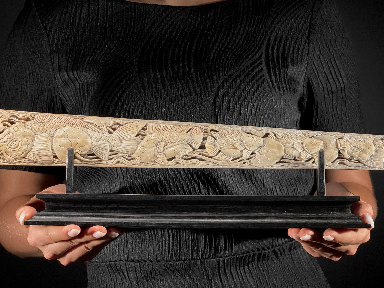 Wonderful large carved swordfish tusk - Japanese koi motif - 10