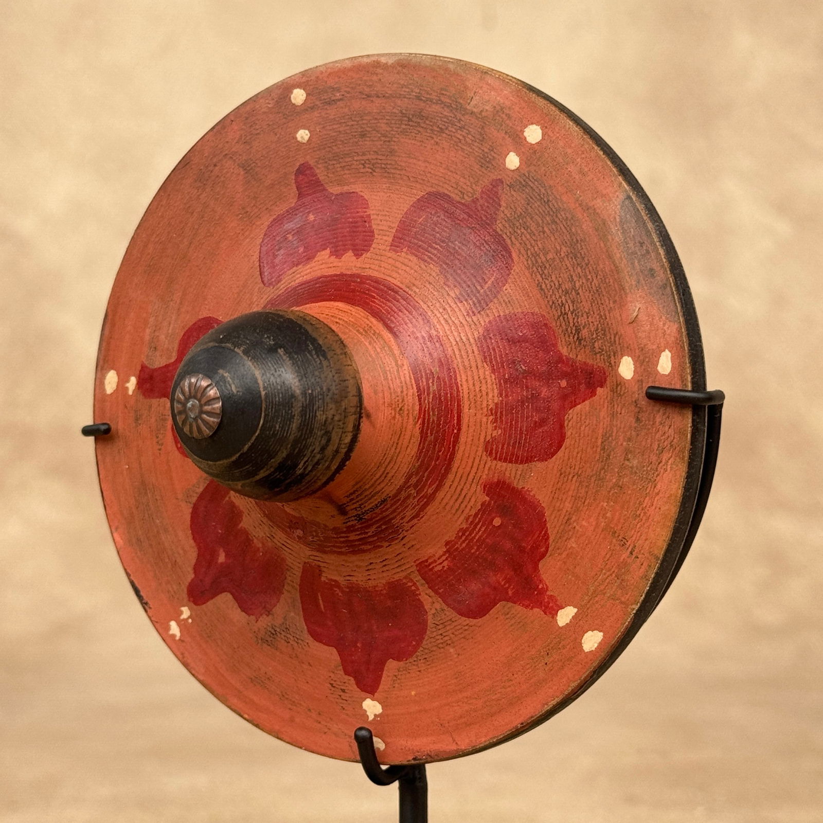 Beautiful set of 3 spinning tops with stands - Gasing - 5