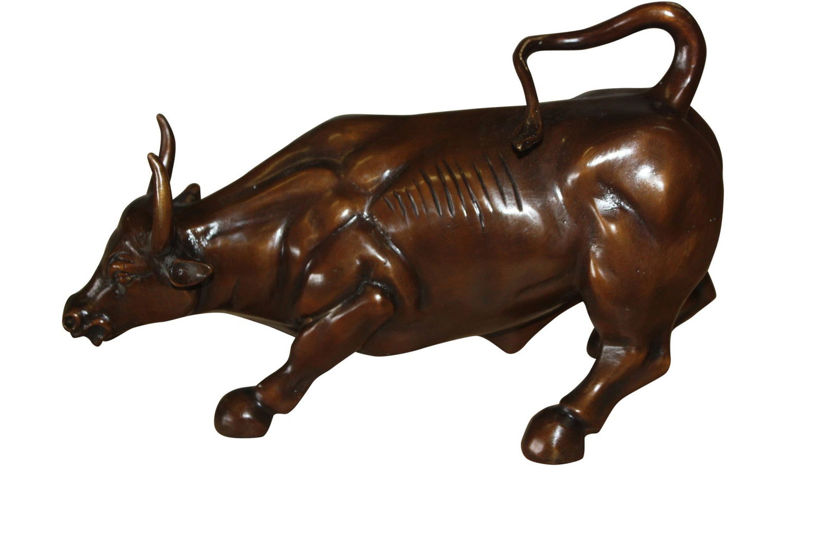 Bronze Wall Street Bull Small Statue: Title:Bronze Wall Street Bull Small StatueDescription:The Wall Street Bull Small Bronze Statue is a striking and powerful representation of the iconic Charging Bull, a symbol of financial prosperity
