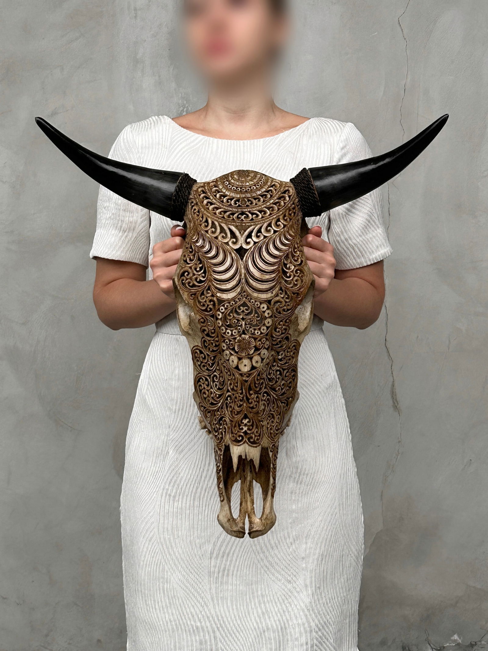 Stunning carved brown bull's skull - Badong motif (1 of 10)