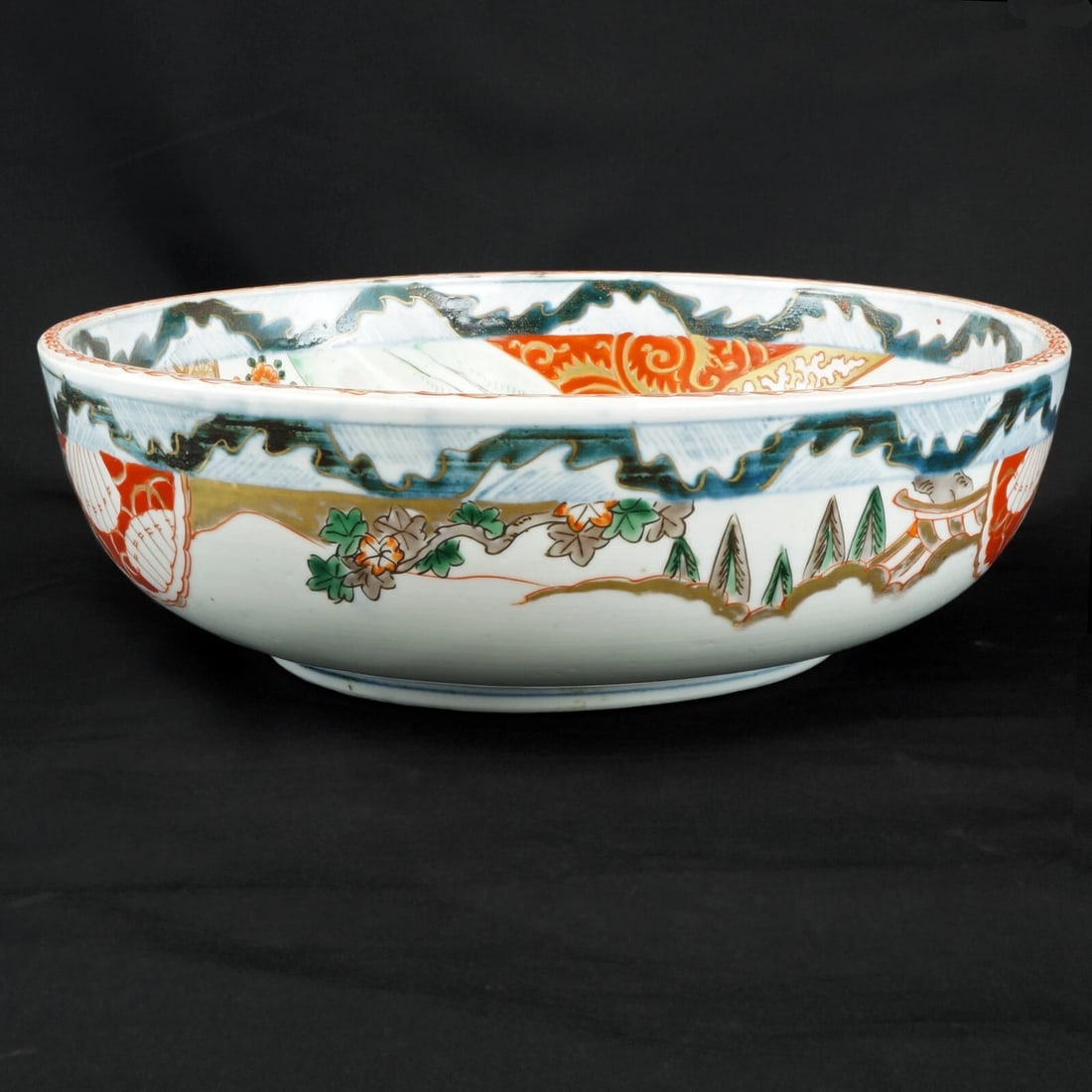 19th C Large Japanese Imari Bowl - 7