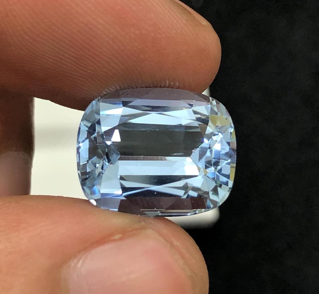 Santa Maria Aquamarine Gemstone: 10.60 CT Cushion Cut Beryl - 6