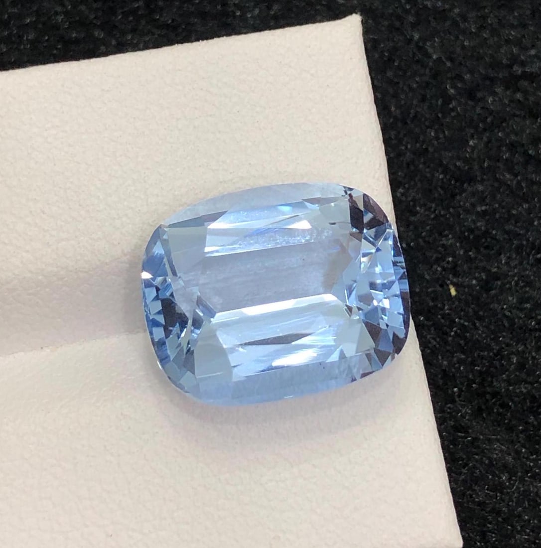 Santa Maria Aquamarine Gemstone: 10.60 CT Cushion Cut Beryl - 7