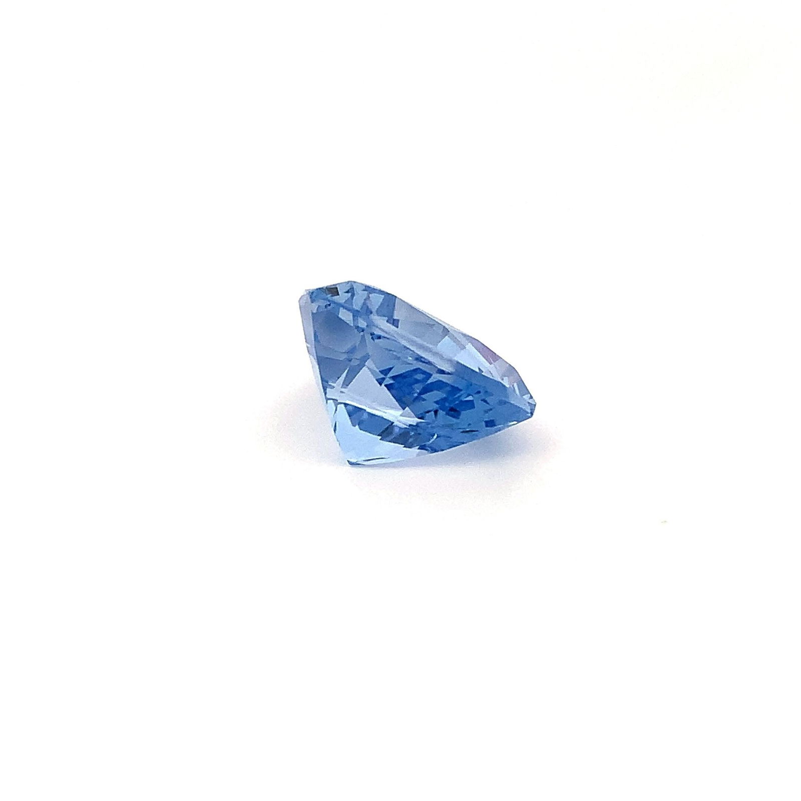 Blue Aquamarine Trillion Shape Gemstone For Jewelry - 14 Carat - 9