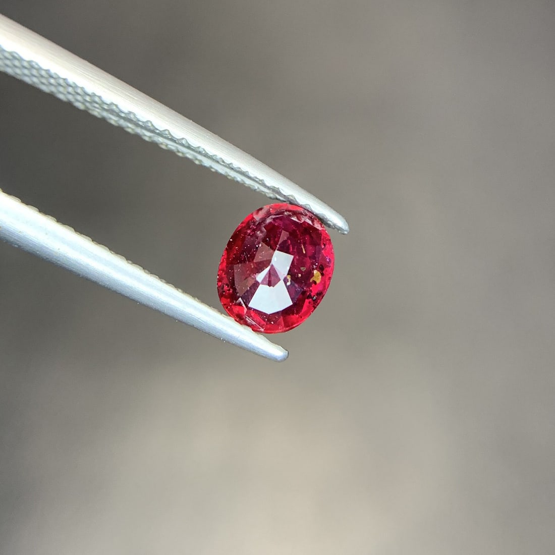 1.15 Carat Pinkish Red Ruby: Faceted Oval Mozambique Gemstone - 4