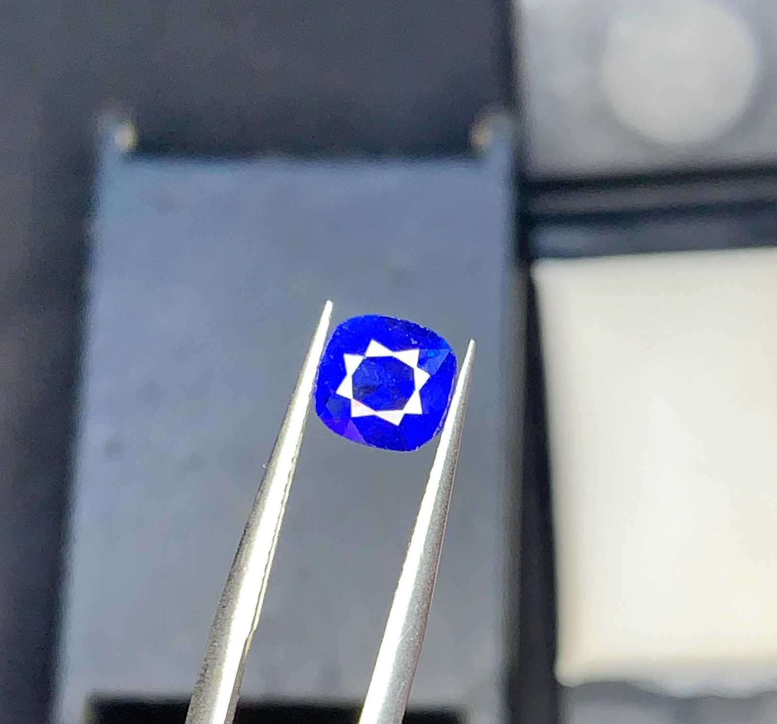 Normal Heat Sapphire Royal Blue Cushion Cut Gemstone From Sri Lankan - 1.52 Carat: Title: Normal Heat Sapphire Royal Blue Cushion Cut Gemstone From Sri Lankan - 1.52 Carat Description: Highlights Supplies for making crafts Materials: Gemstone: Sapphire Carat weight: 1.52 �