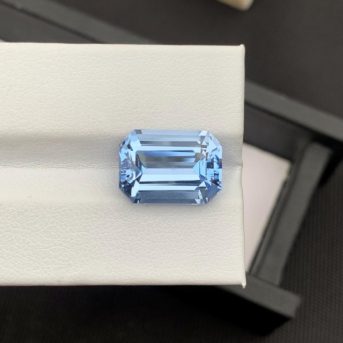 Santa Maria Blue Aquamarine Gemstone: Emerald Cut, 5.95 Carat - 7