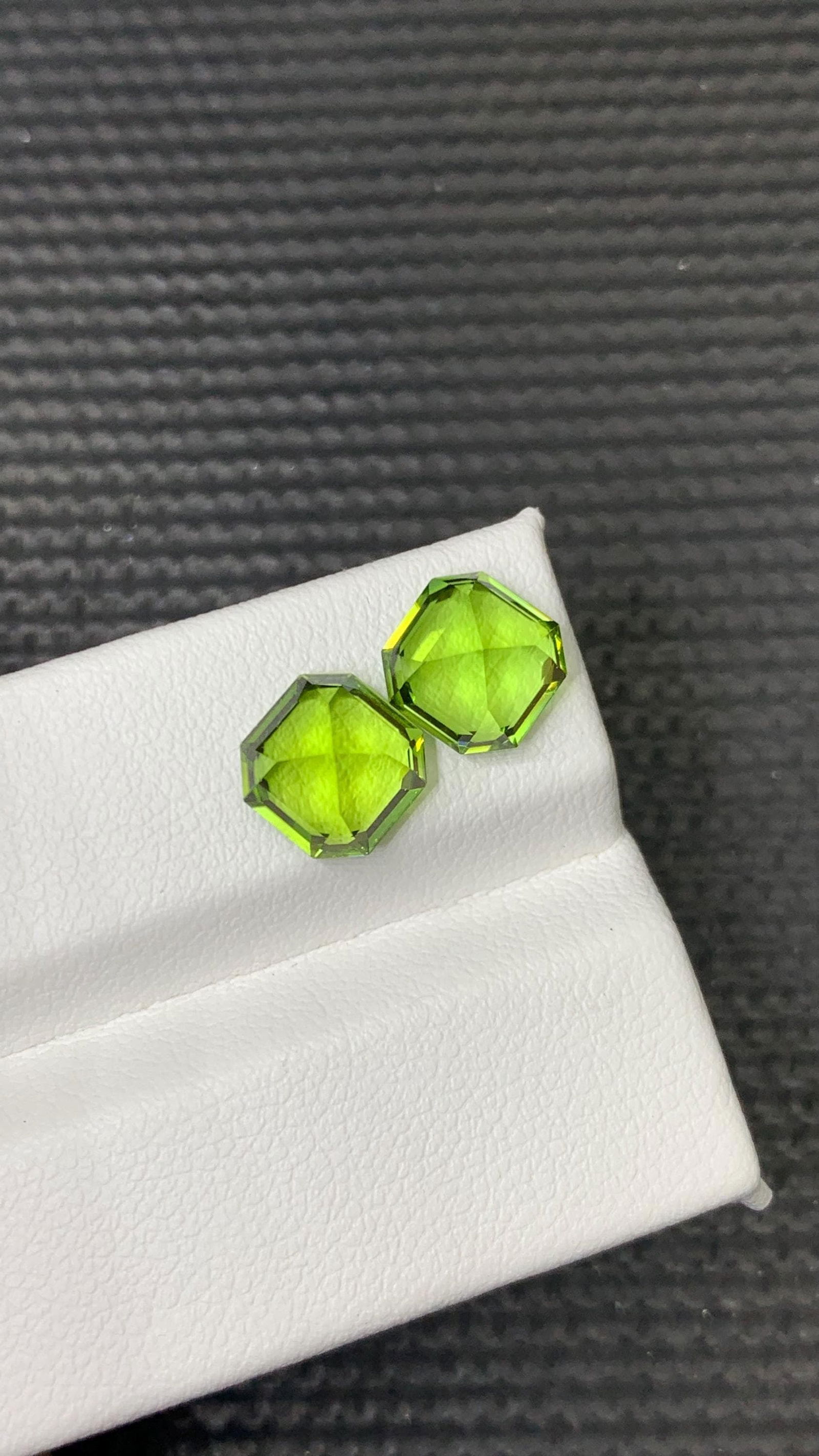 Calibarted pair Of Green Peridots Asscher Cut Gemstone For Earrings - 5.085 Carat - 5
