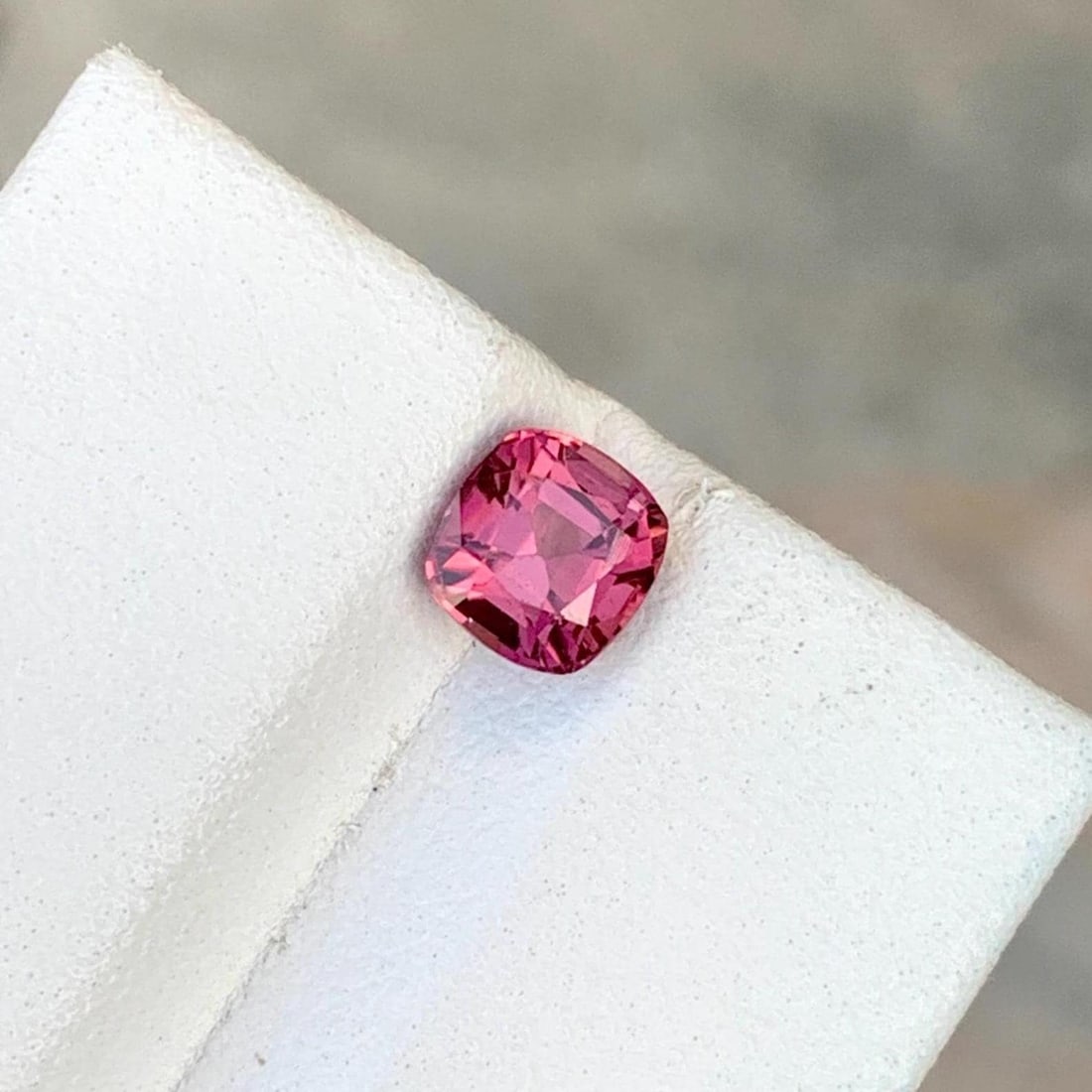 Hot Pink Tourmaline Gemstone Cushion Cut Jewellry Making - 0.910 Carat - 5