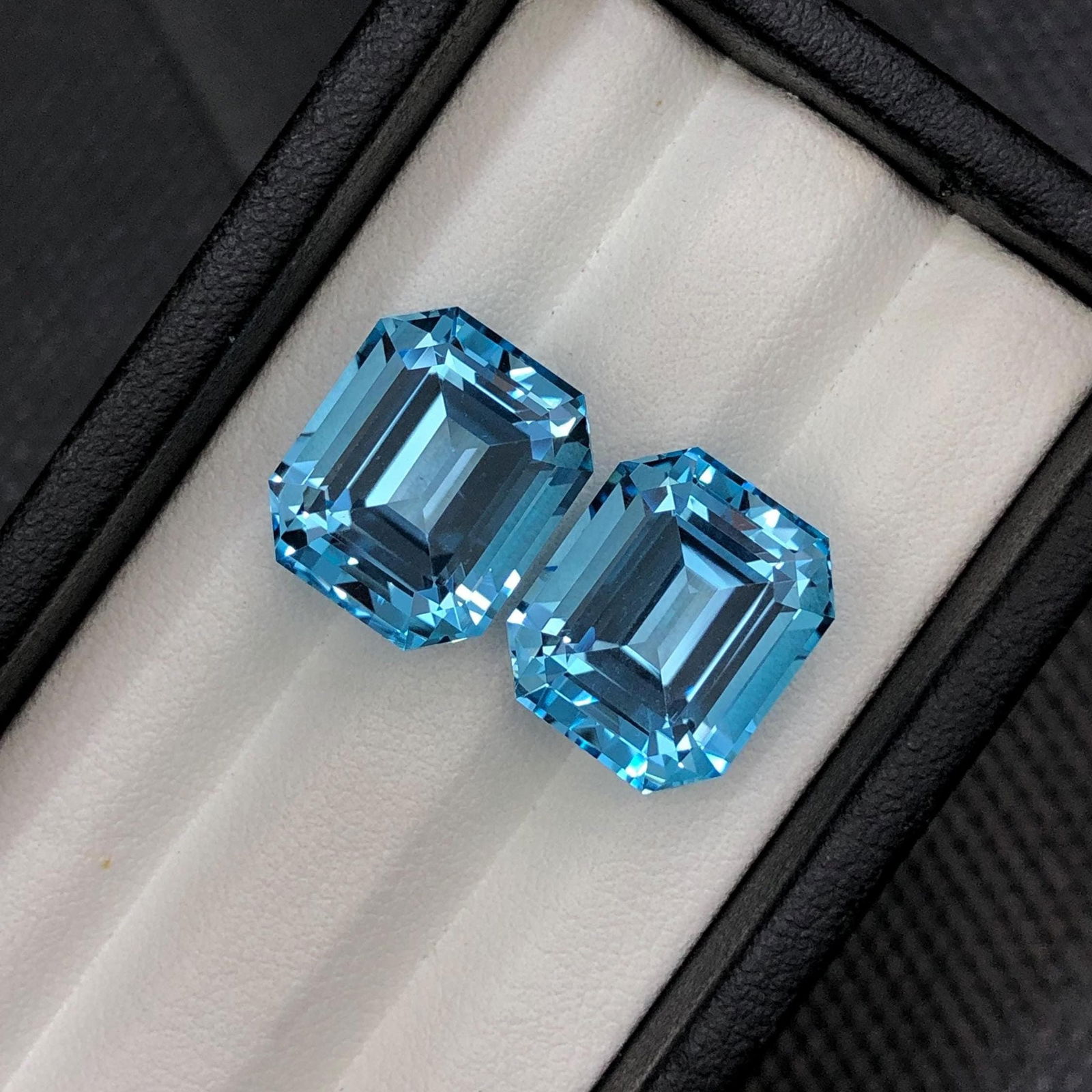 Emerald Cut Swiss Blue Topaz Loose Gemstone Pair, 27.275 Carat - 8