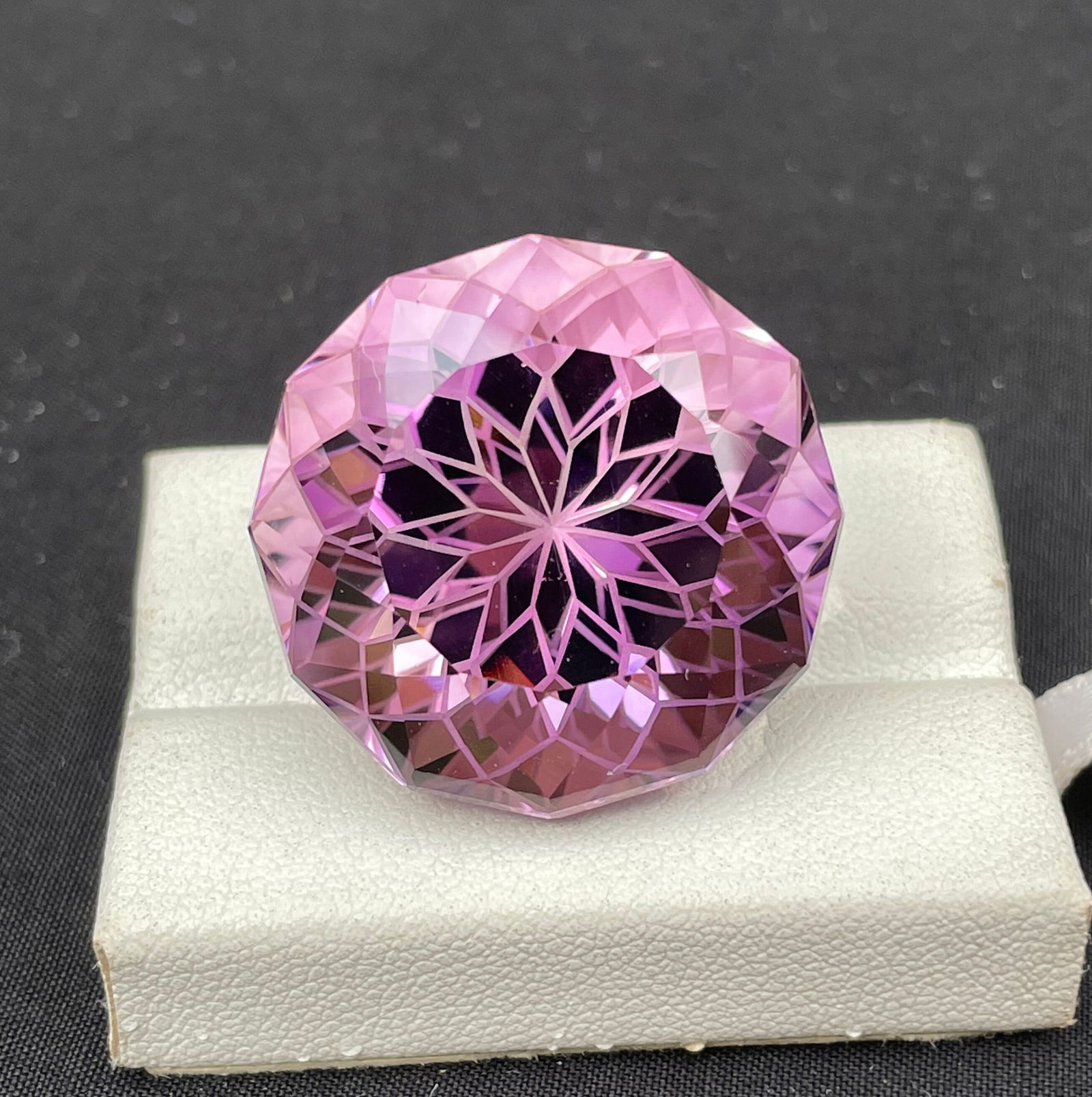 Natural Amethyst Gemstone: Round Brilliant Cut, 64.75 Carats - 4