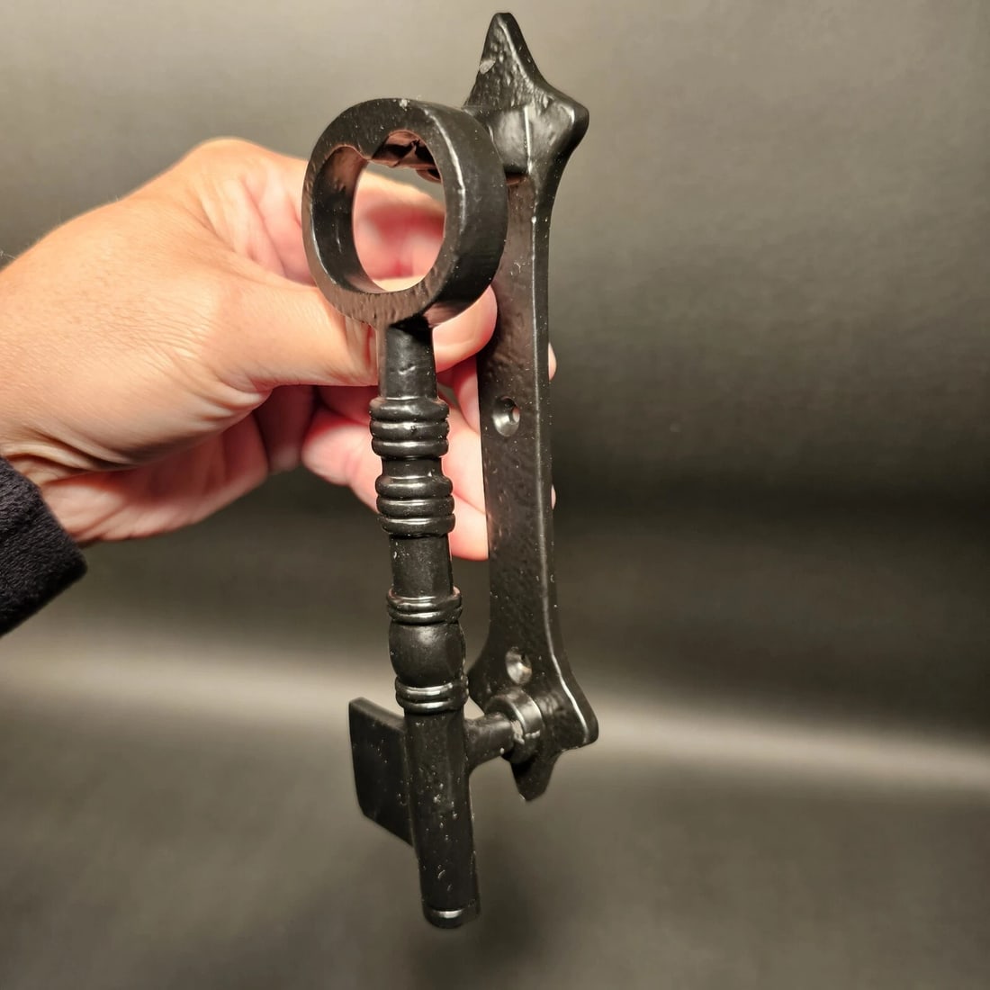 Black Cast Iron Key Door Knocker - 6