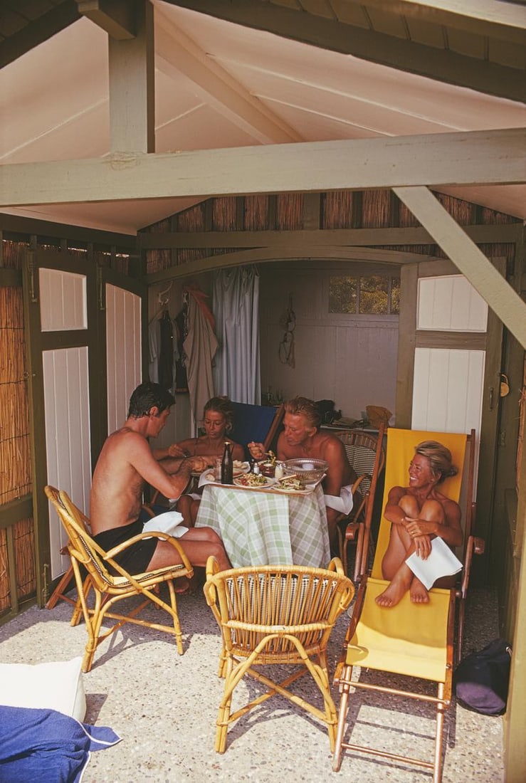Slim Aarons 'Jourdan And Douglas' 1969 Official Limited Estate Edition: 1969 (Printed Later) - 18