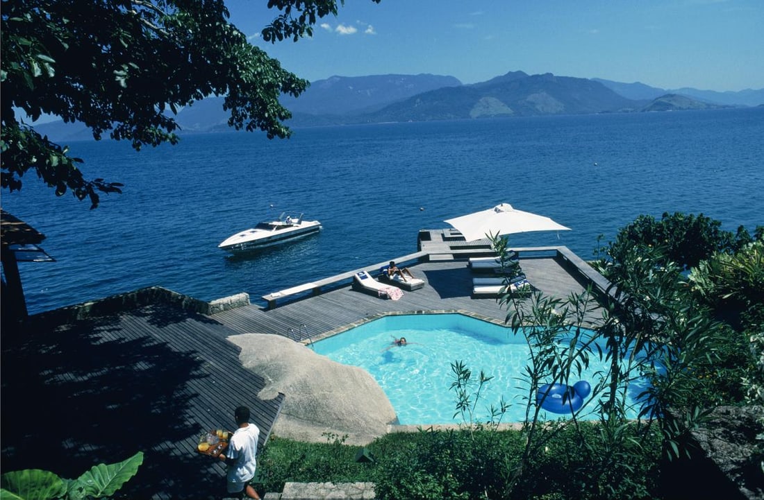 Slim Aarons 'Pool By The Sea' 1985 Official Limited Estate Edition: 1985 (Printed Later) - 18
