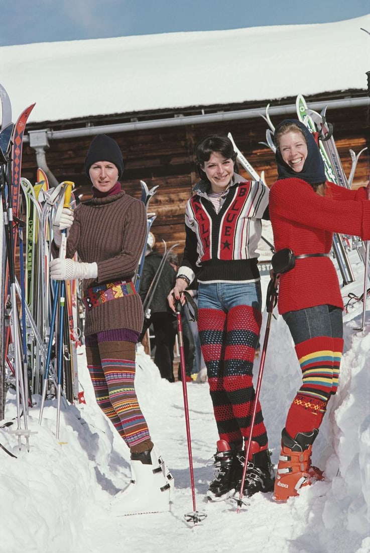 Slim Aarons 'Skiing In Gstaad' Official Limited Estate Edition: 1977 (Printed Later) - 7