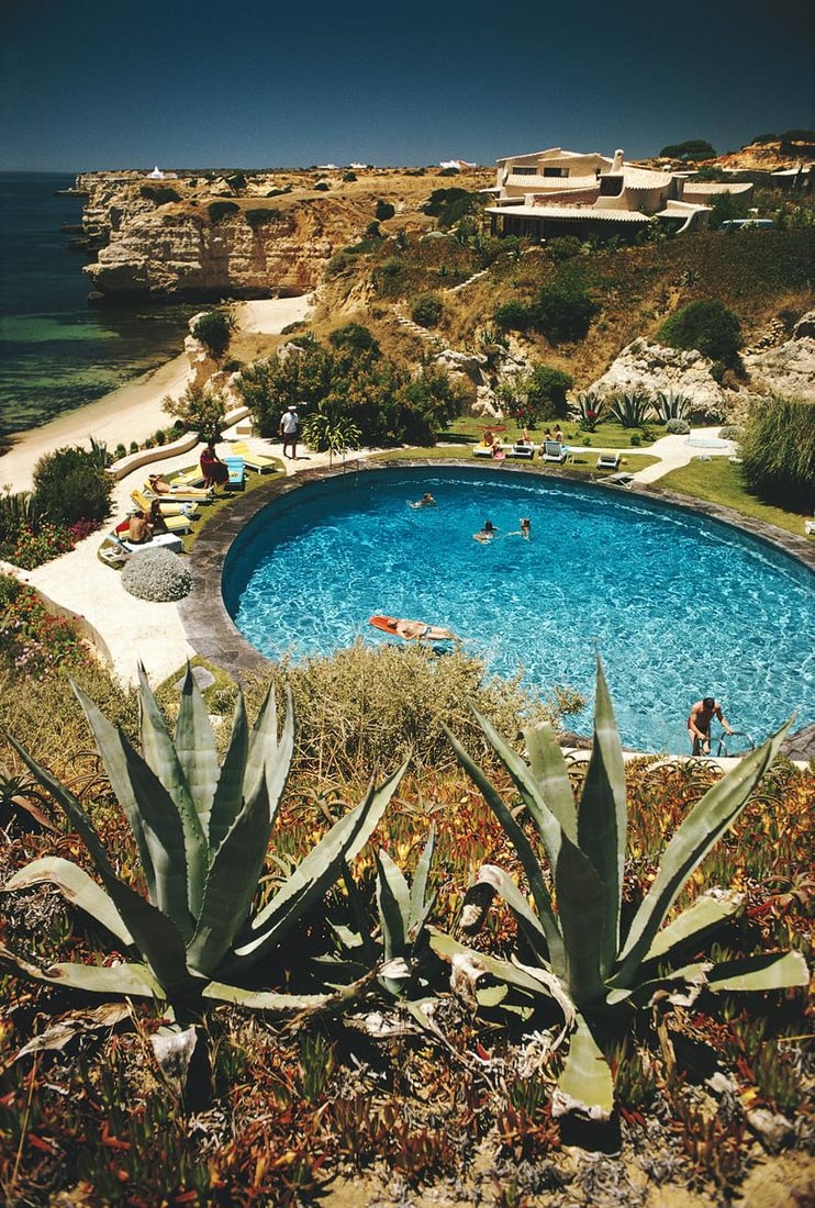 Slim Aarons 'Algarve Hotel Pool' 1970 Official Limited Estate Edition: 1970 (Printed Later) - 7