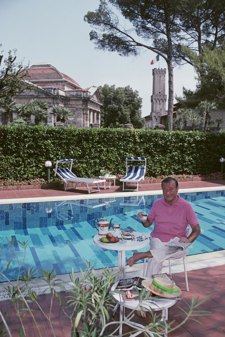 Slim Aarons 'Maccioni By His Pool' 1991 Official Limited Estate Edition: 1991 (Printed Later) - 18