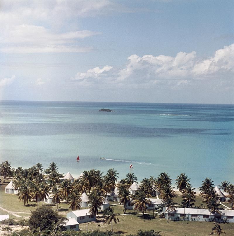 Slim Aarons Estate Edition - Anchorage Hotel: 1960 (Printed Later) - 7