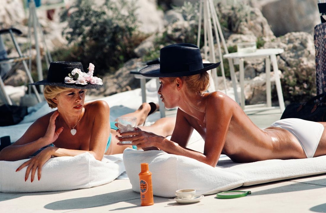 Slim Aarons 'Sunbathing In Antibes' 1976 Official Limited Estate Edition: 1976 (printed later) - 7