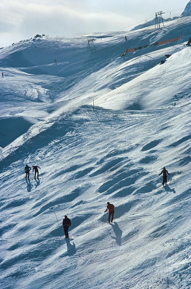 Slim Aarons 'Skiing At St. Moritz' 1978 Official Limited Estate Edition: 1978 (Printed Later) - 7