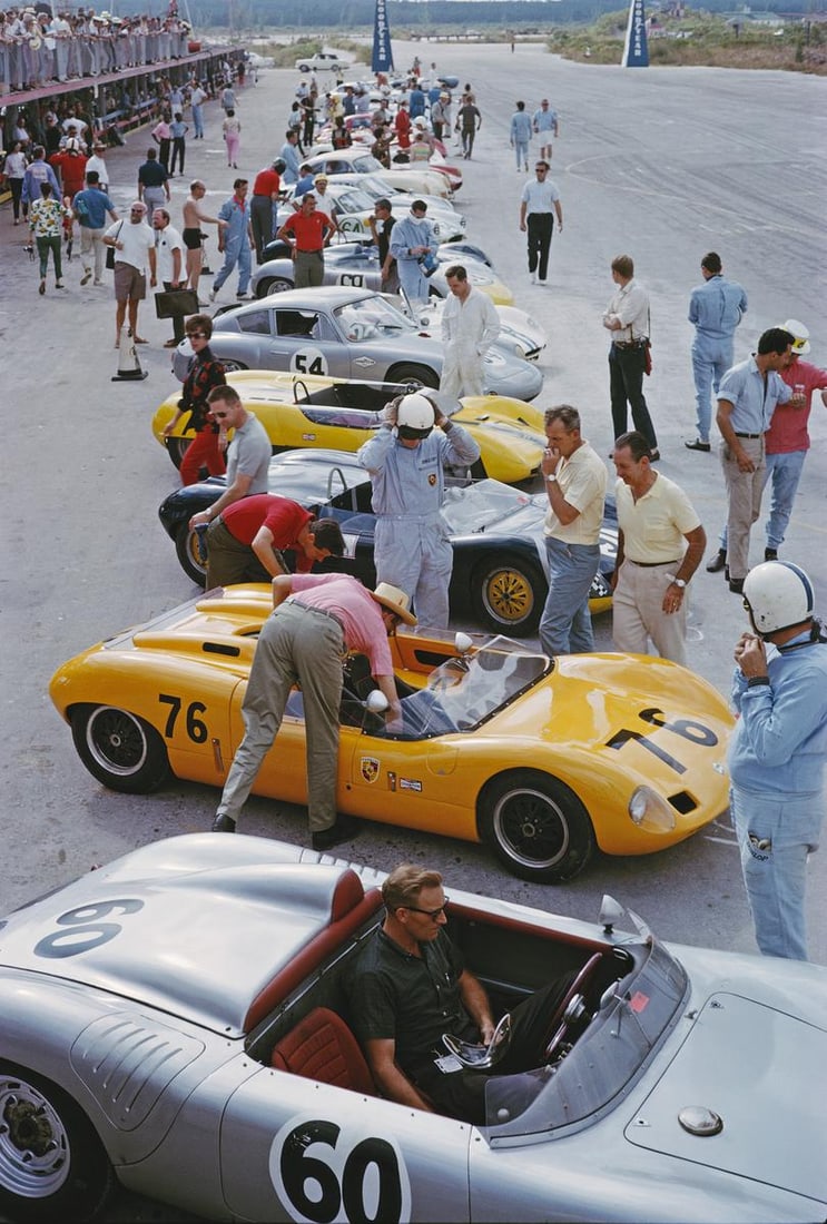Slim Aarons 'Bahamas Speed Week' 1963 Official Limited Estate Edition: 1963 (Printed Later) - 7