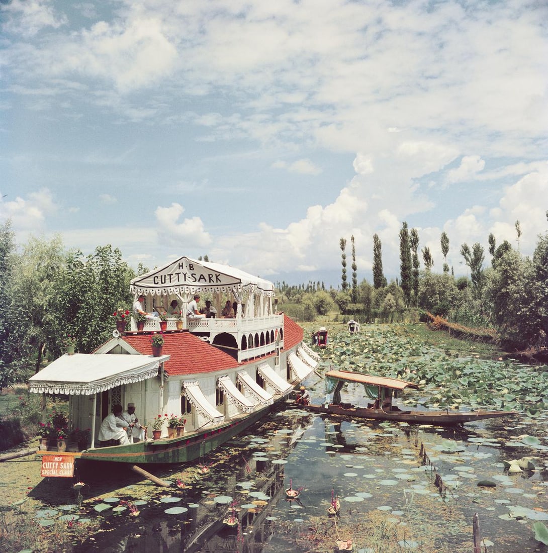 Slim Aarons 'Jhelum River' 1961 Official Limited Estate Edition: 1961 (printed later) - 7