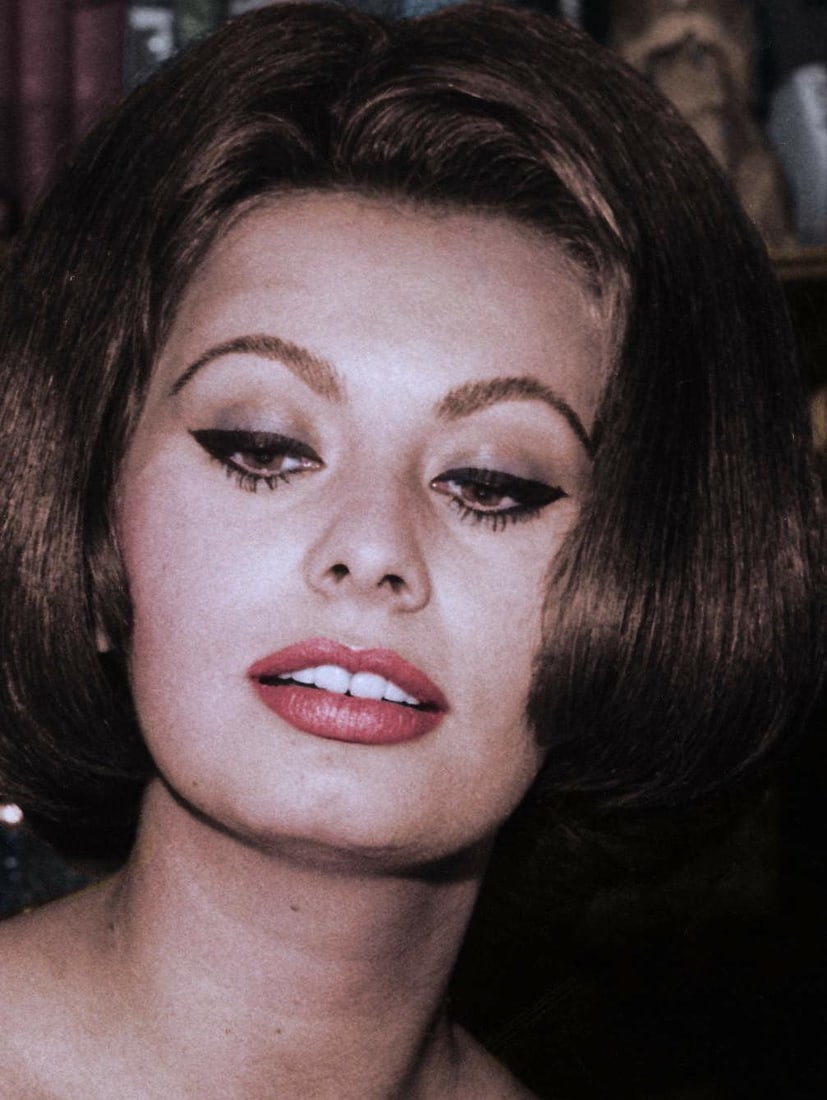 Sophia Loren Pouring Champagne in Glasses - Oversize Print: 1962 (Printed Later) - 2