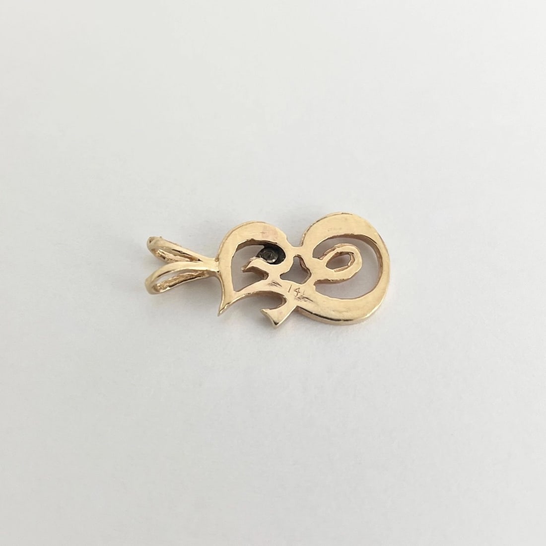 Vintage Letter J Initial Diamond Necklace Pendant 14K Yellow Gold, 1.70 Grams - 6