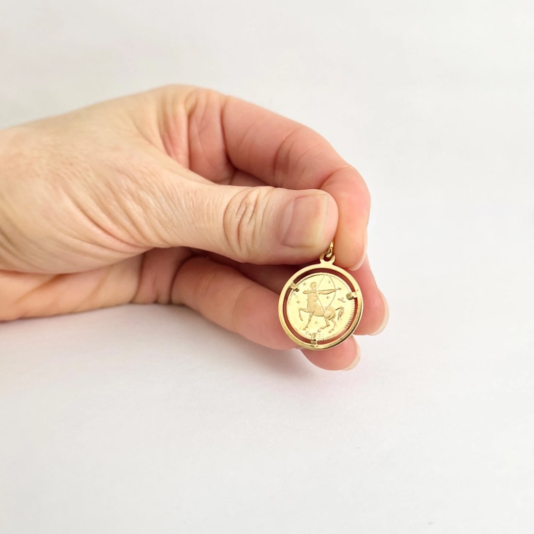 Vintage 1970's Italian Unoaerre Giampaoli Charm Pendant 18K Yellow Gold, 2.35 Gr - 3