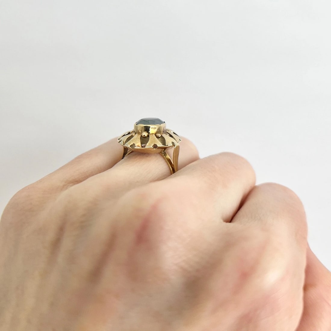 Vintage 1940's Oval Hematite Filigree Cocktail Ring 16K Yellow Gold, 3.06 Grams - 4