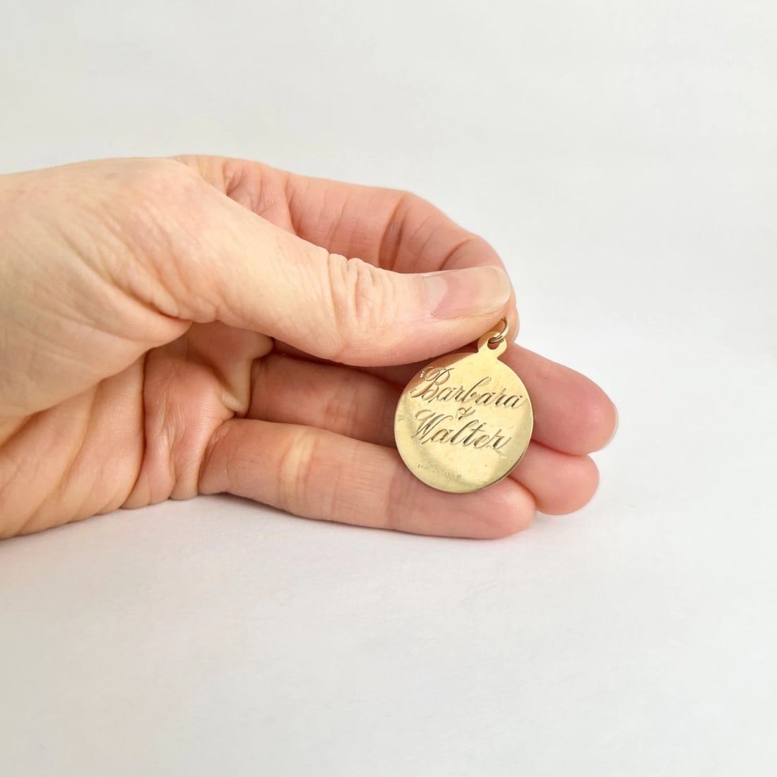 Vintage 1950's A Date To Remember Disc Charm Pendant 14K Yellow Gold, 3.31 Grams - 3