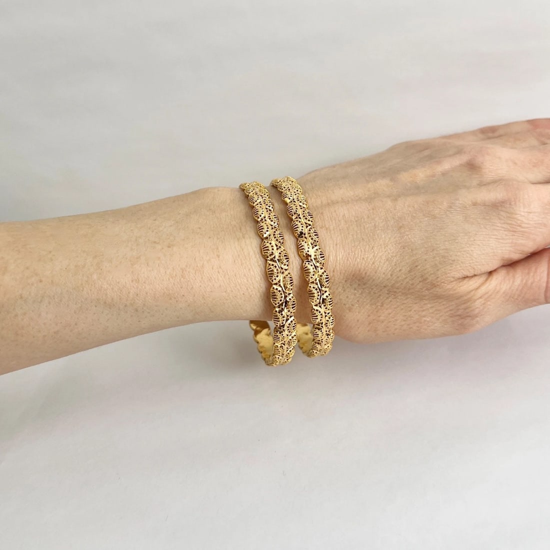 Vintage Filigree Ornate Bangle Bracelet 21K Yellow Gold, 10.70 Grams - 7