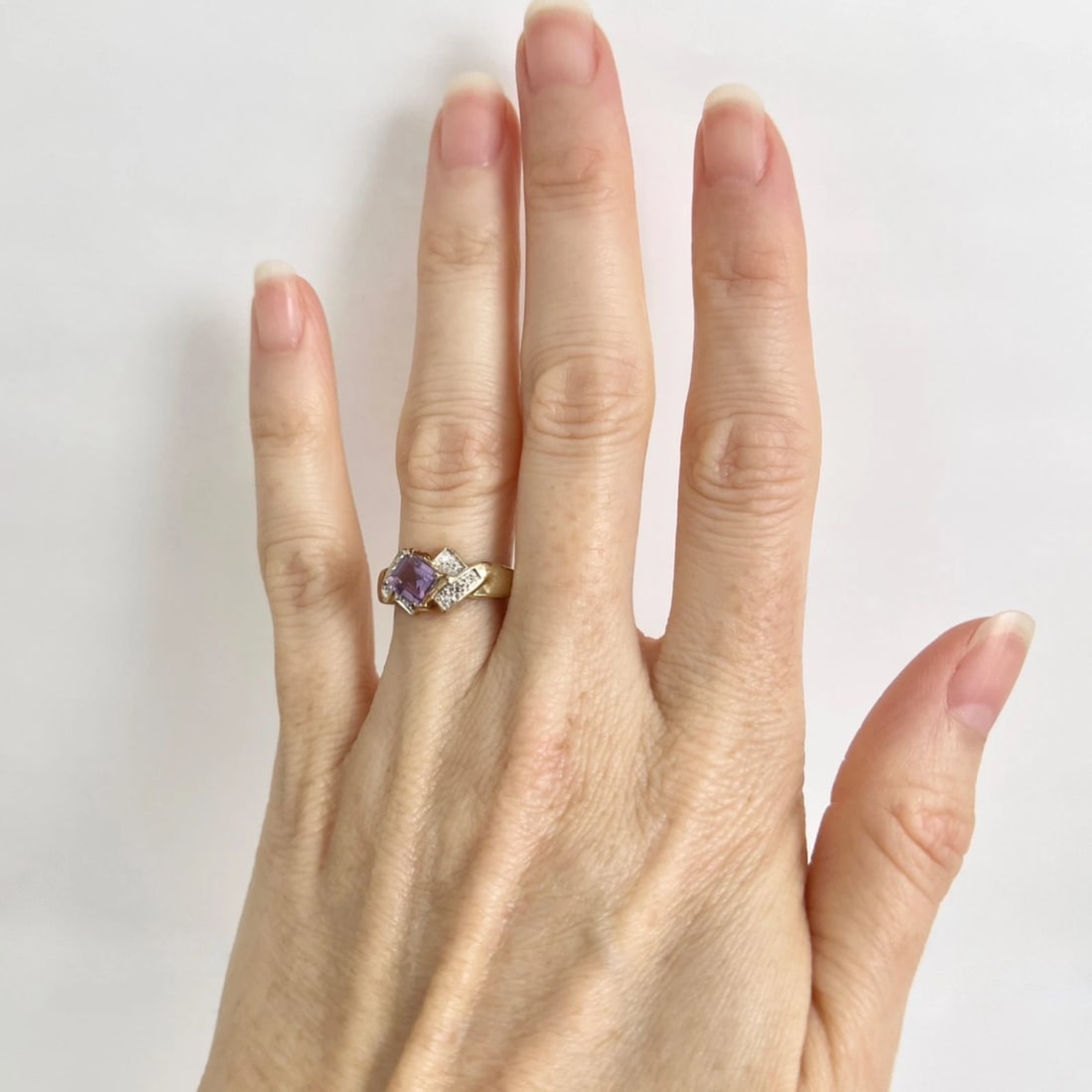 Vintage Purple Amethyst Gemstone Diamond Ring 10K Yellow Gold, 2.65 Grams - 2