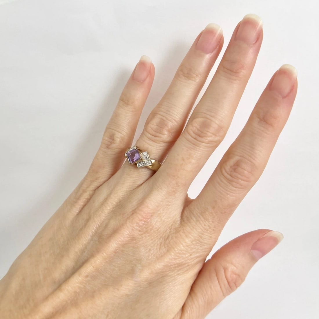 Vintage Purple Amethyst Gemstone Diamond Ring 10K Yellow Gold, 2.65 Grams - 3