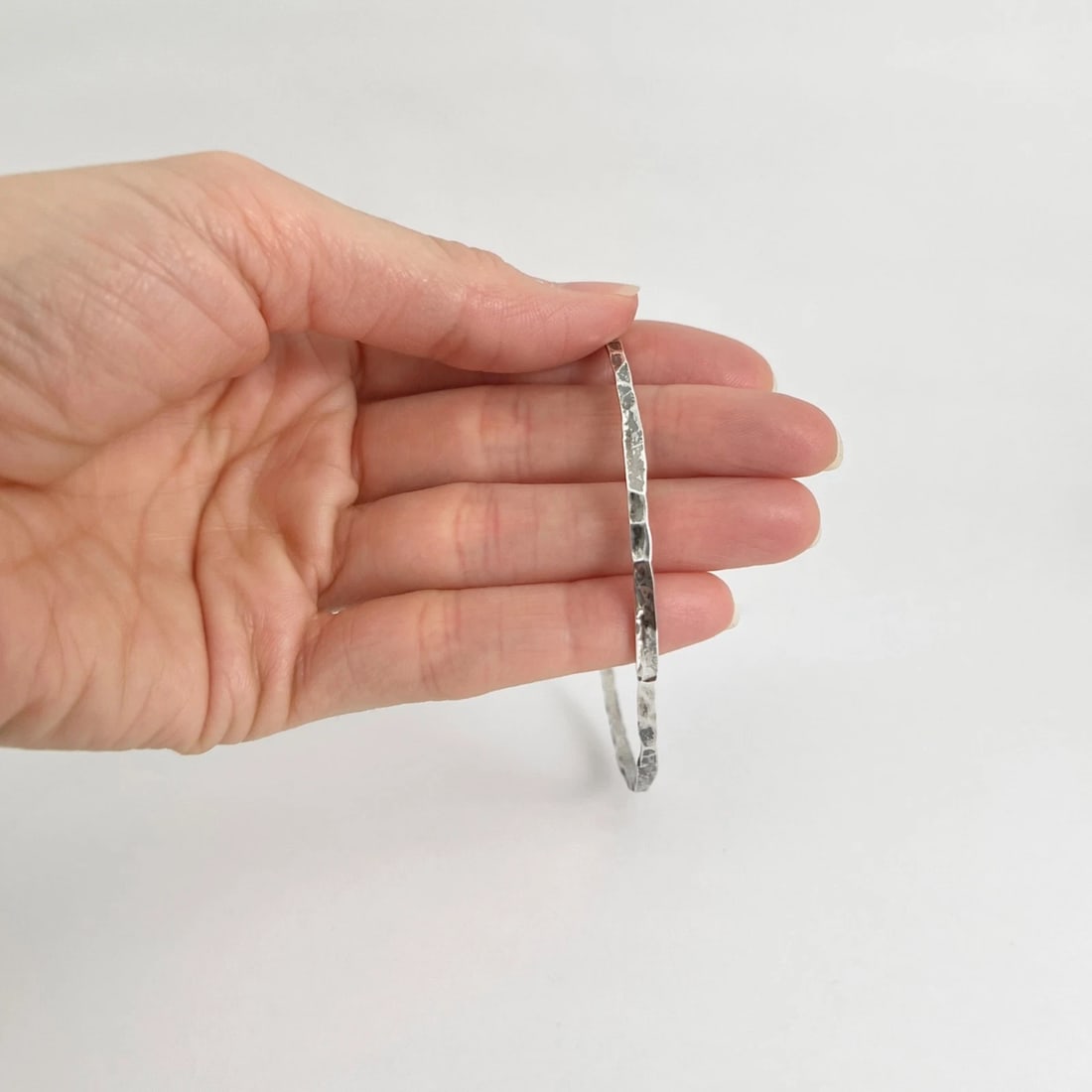 Vintage Large Hammered Bangle Bracelet 925 Sterling Silver, 9.15 Grams - 3