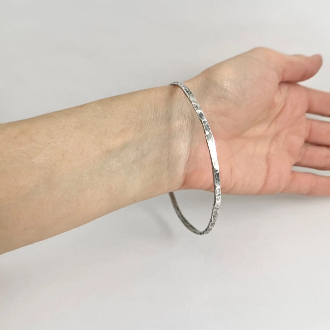 Vintage Large Hammered Bangle Bracelet 925 Sterling Silver, 9.15 Grams - 6