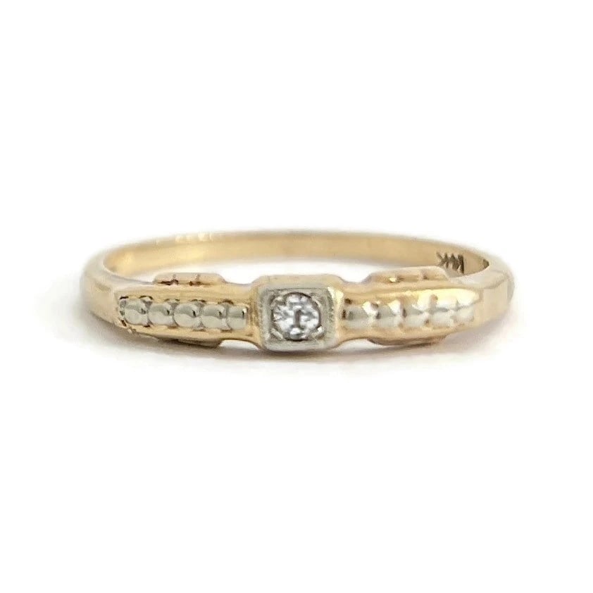 Vintage 1930's Two-Tone Solitaire Diamond Ring 14K Yellow Gold, 1.14 Grams: Title: Vintage 1930's Two-Tone Solitaire Diamond Ring 14K Yellow Gold, 1.14 Grams Description: Vintage 1930's Two-Tone Solitaire Diamond Ring 14K Yellow Gold, 1.14 Grams This is a lovely ring that