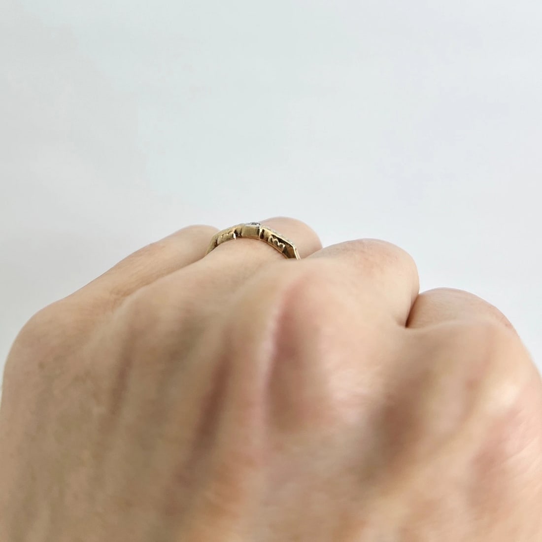 Vintage 1930's Two-Tone Solitaire Diamond Ring 14K Yellow Gold, 1.14 Grams - 4