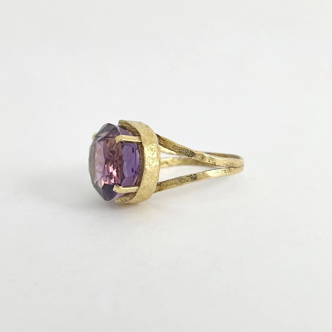 Vintage 1960's Purple Amethyst Diamond Cocktail Ring 18K Yellow Gold, 8.68 Grams - 7