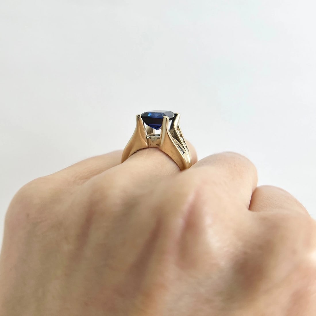 Vintage Blue Gemstone Diamond Cocktail Statement Ring 10K Yellow Gold, 6.24 Gr - 4