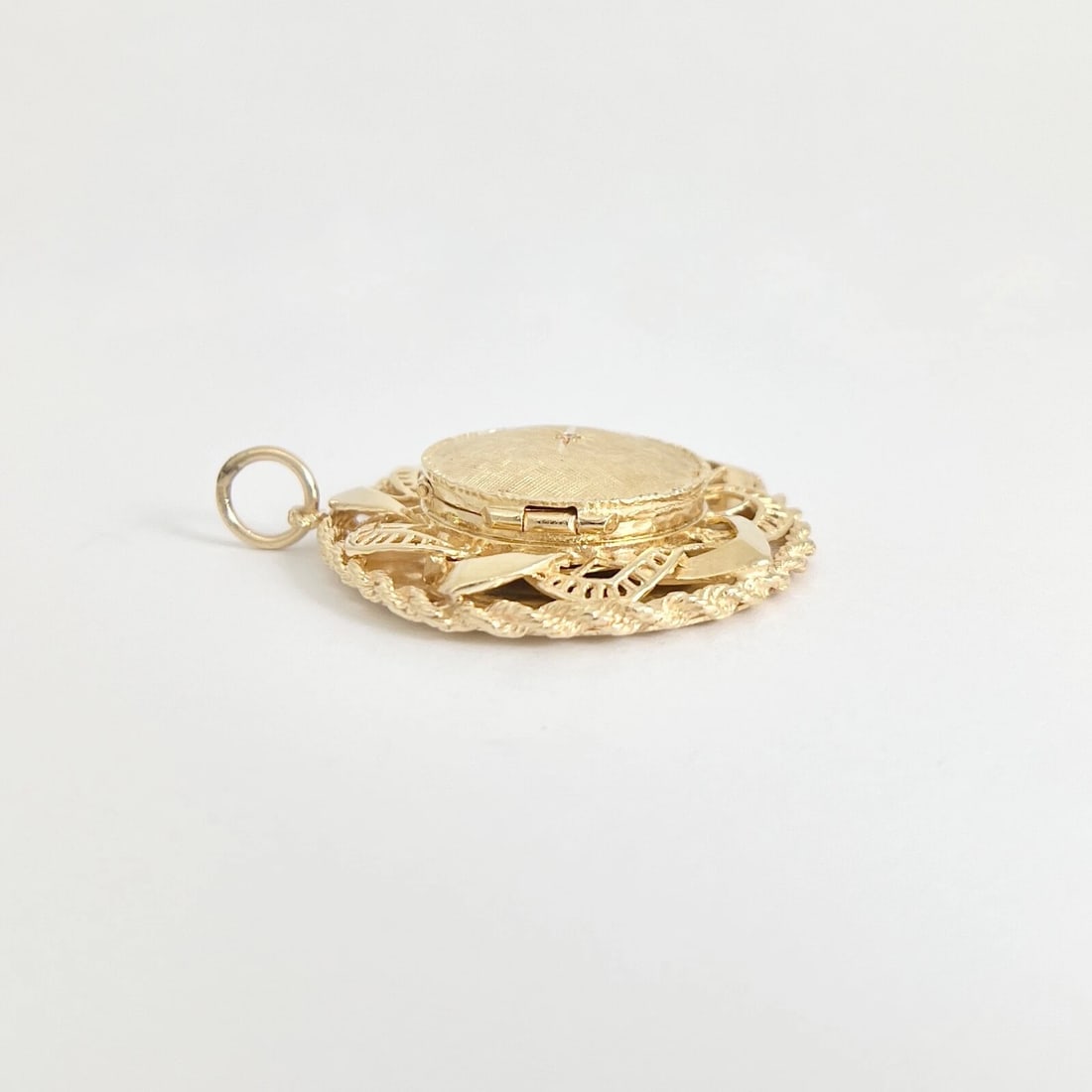 Vintage 1960's Filigree Folding Picture Frame Pendant 14K Yellow Gold, 28.27 Gr - 6